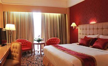 Hotel Tiara & Convention Center 4*