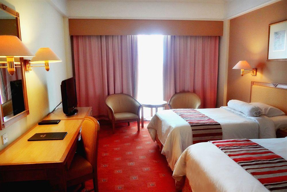 Tiara & Convention Center 4*
