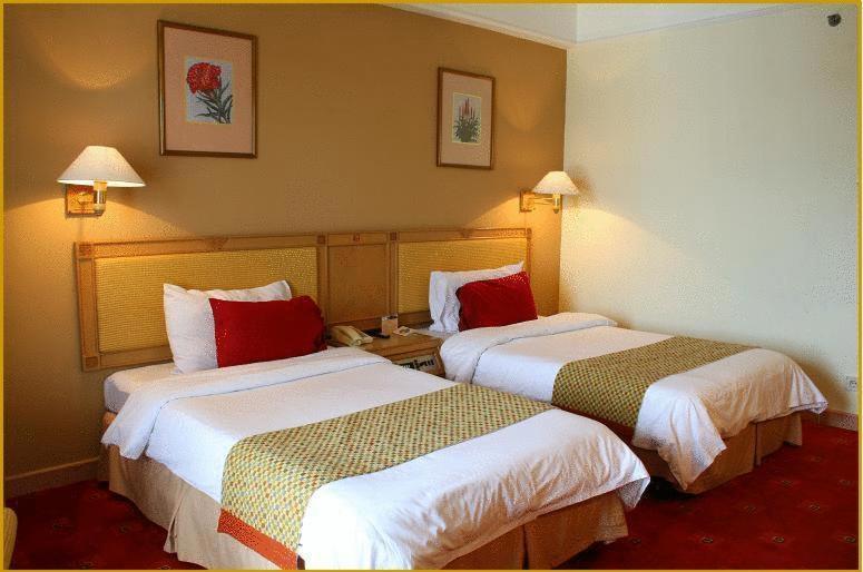Tiara & Convention Center Hotel